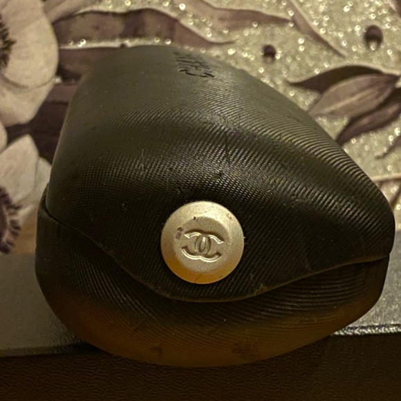 Chanel 5113 c.538/73 Sunglasses Transparent Brown with Black Camellia Flowers - Picture 14 of 16